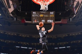 熬到天亮勇士训练结束贴片曝光