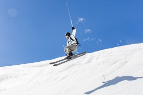 布莱顿高压从中路渗透寻找破门机会，布莱顿视频